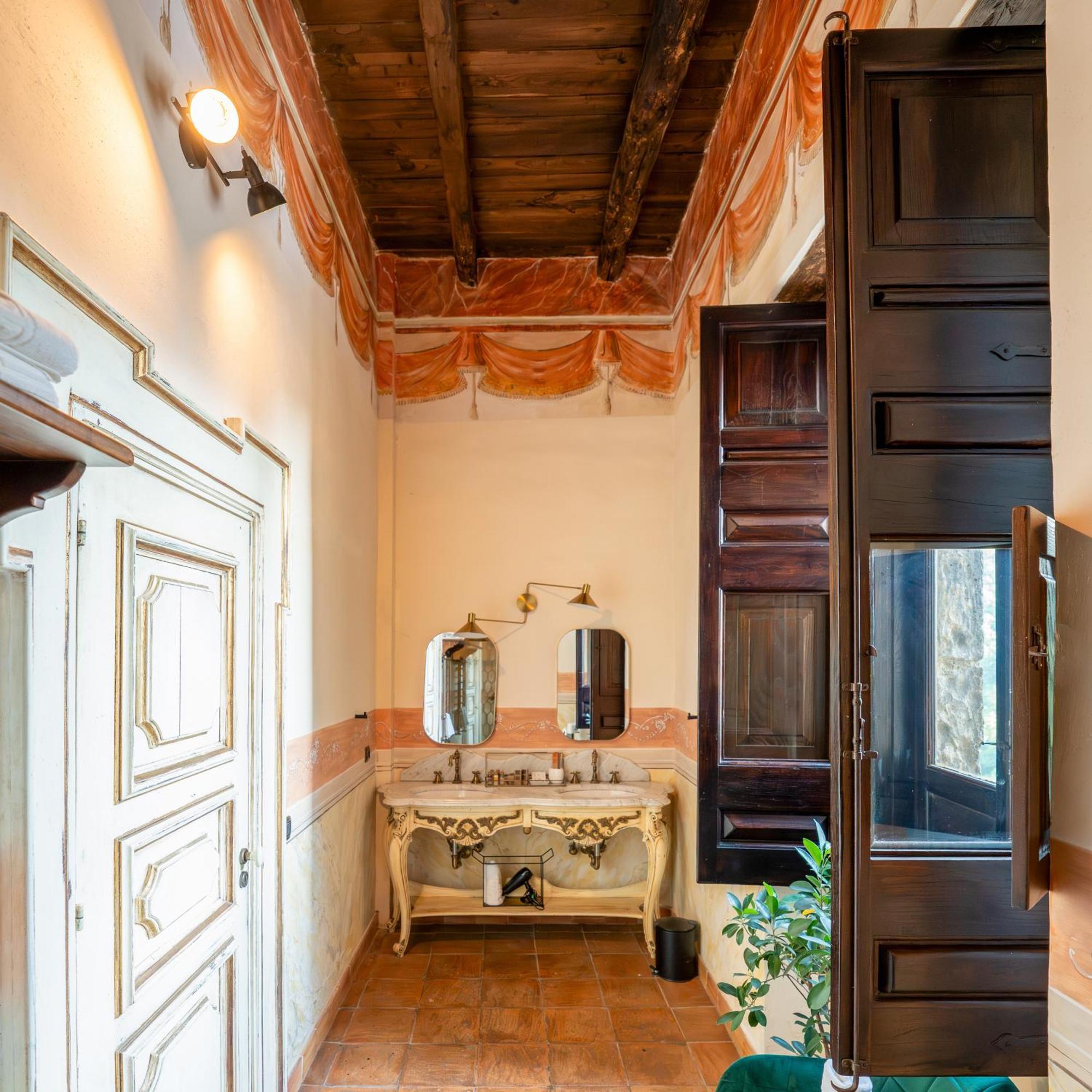 Castello Di Hotel Limatola